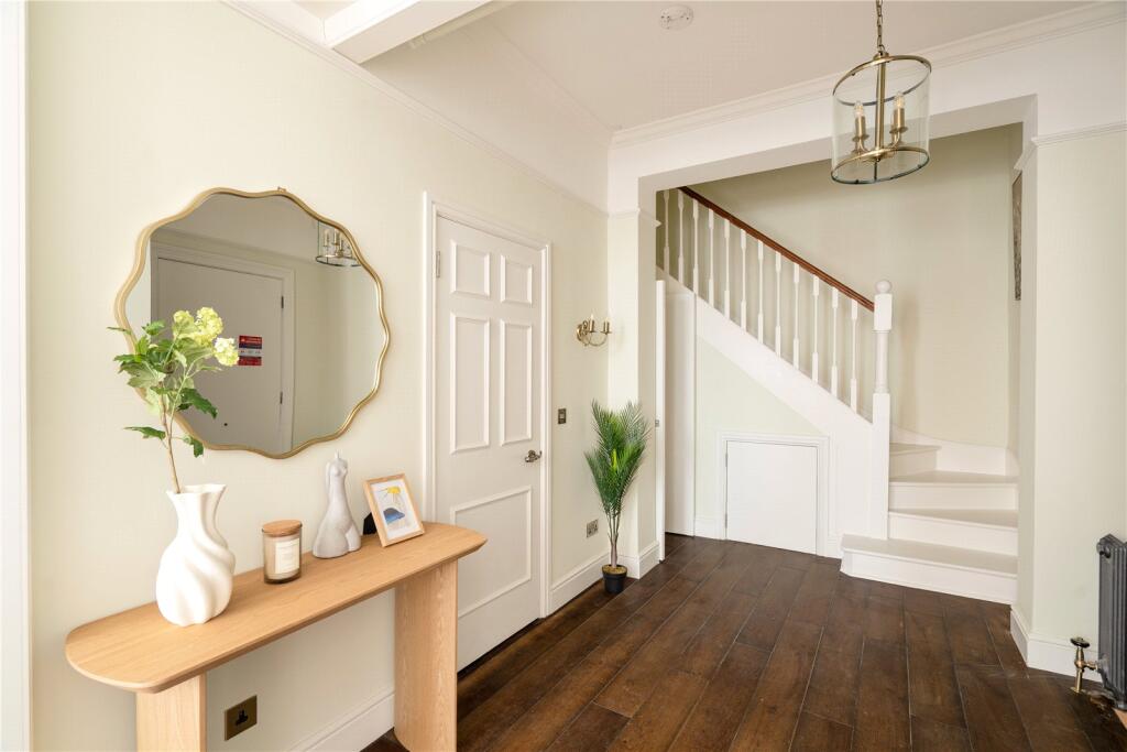4 bedroom maisonette for sale in Queensberry Place, South Kensington, London, SW7